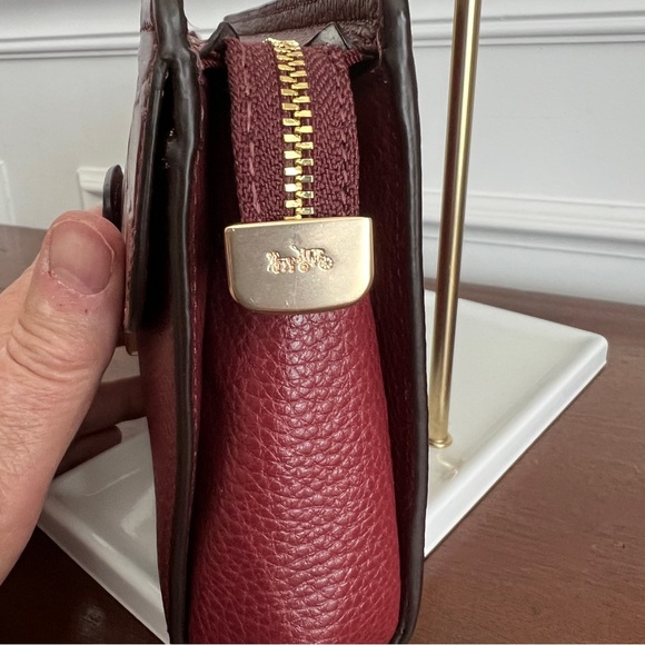 Coach Wristlet Clutch Crocodile-Embossed Leather Wine Preloved - Picture 8 of 13